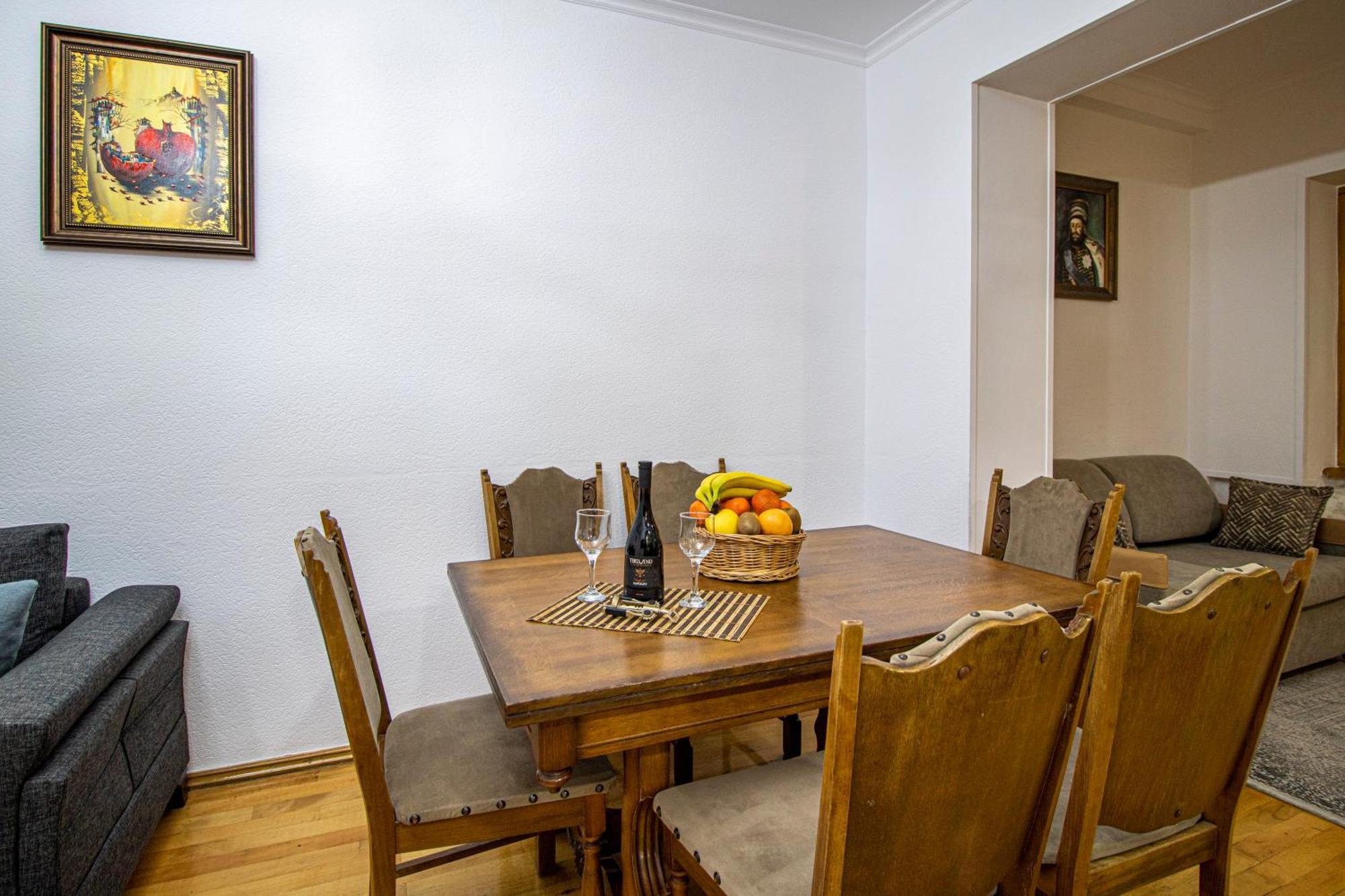 Cozy Apartment On Kostava Tiflis Dış mekan fotoğraf