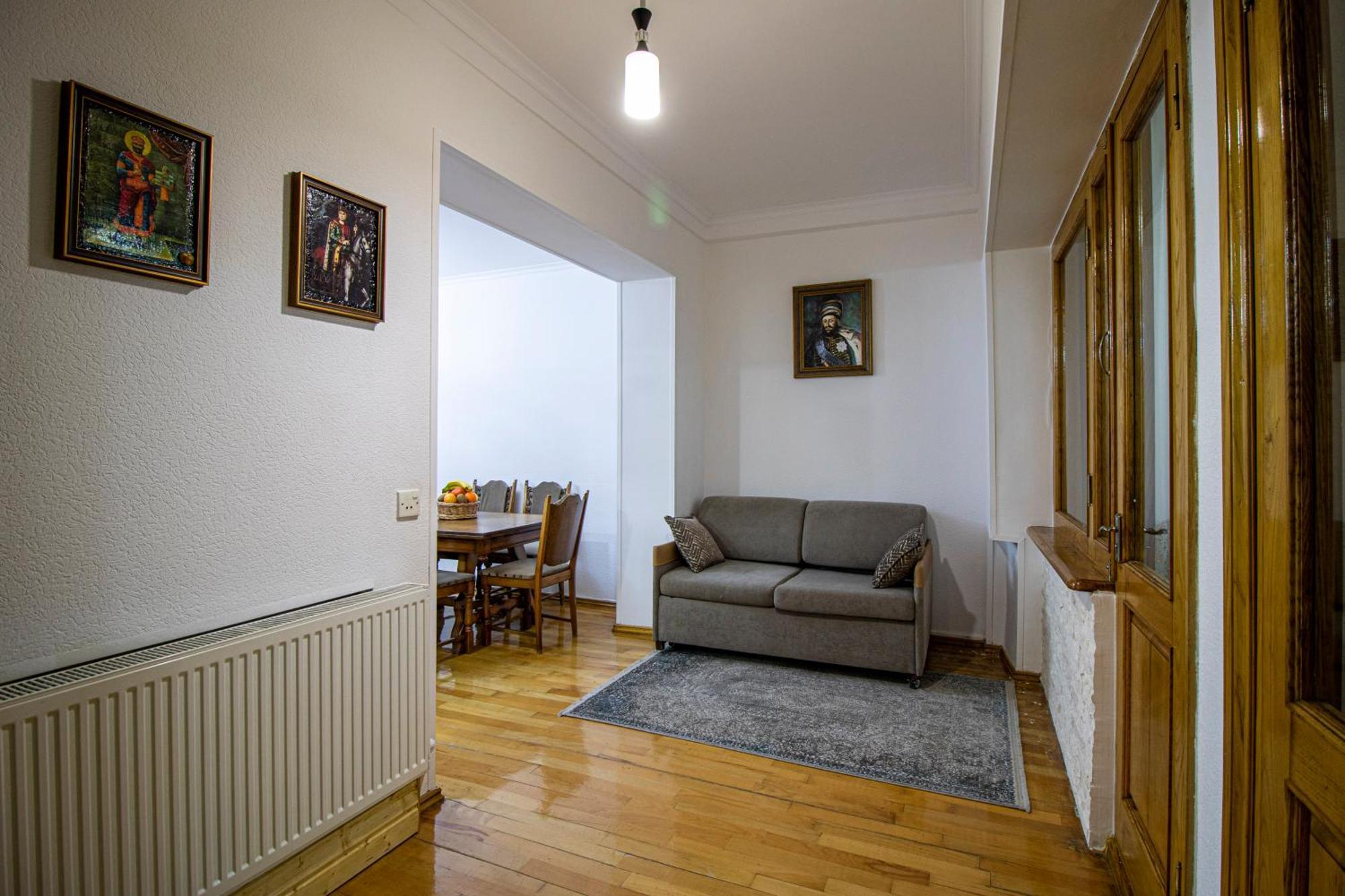 Cozy Apartment On Kostava Tiflis Dış mekan fotoğraf