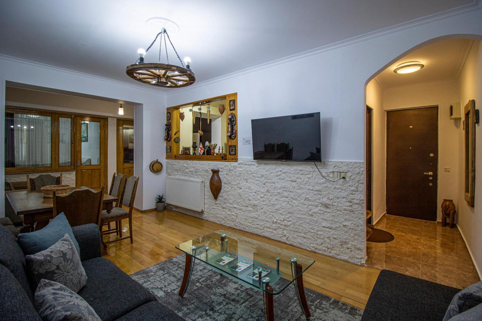 Cozy Apartment On Kostava Tiflis Dış mekan fotoğraf